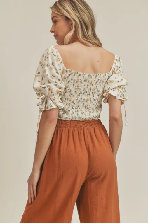 
                  
                    Load image into Gallery viewer, Floral Print Crop Top
                  
                