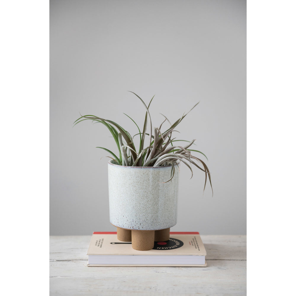 White Footed Planter